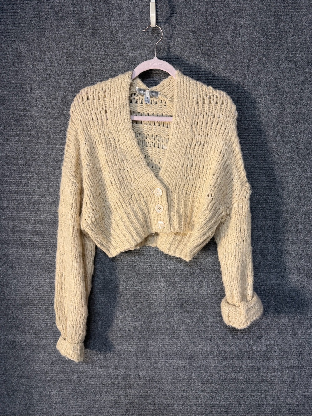 Urban Outfitters chunky Cropped V-Neck Cardigan Sweater in Cream